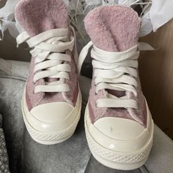 Convers $30 size 9 tenis $3dlls 8.5 CASH ONLY