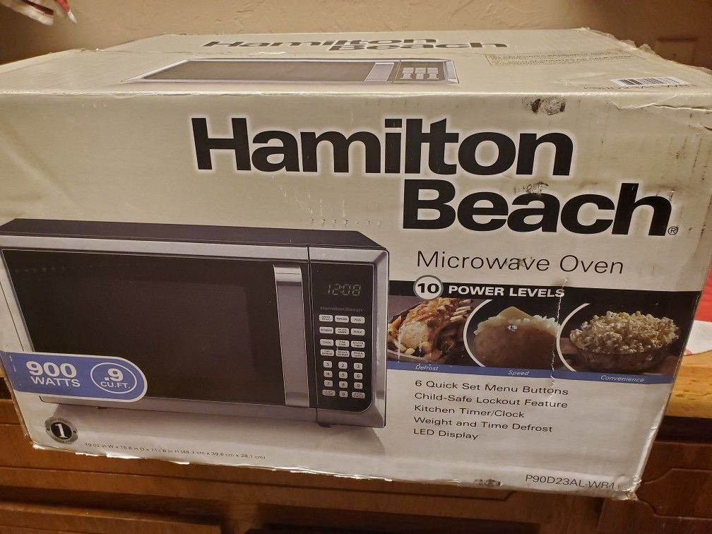 Hamilton Beach 0.9 cu.ft. 900W Microwave Oven, Stainless Steel

