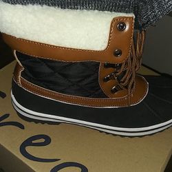 Women’s Fur lined snow boots 