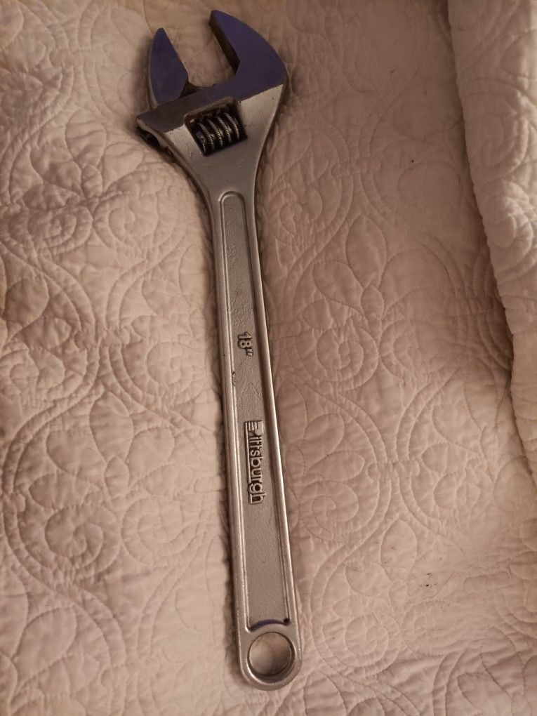 18" Adjustable Wrench "PITTSBURGH "