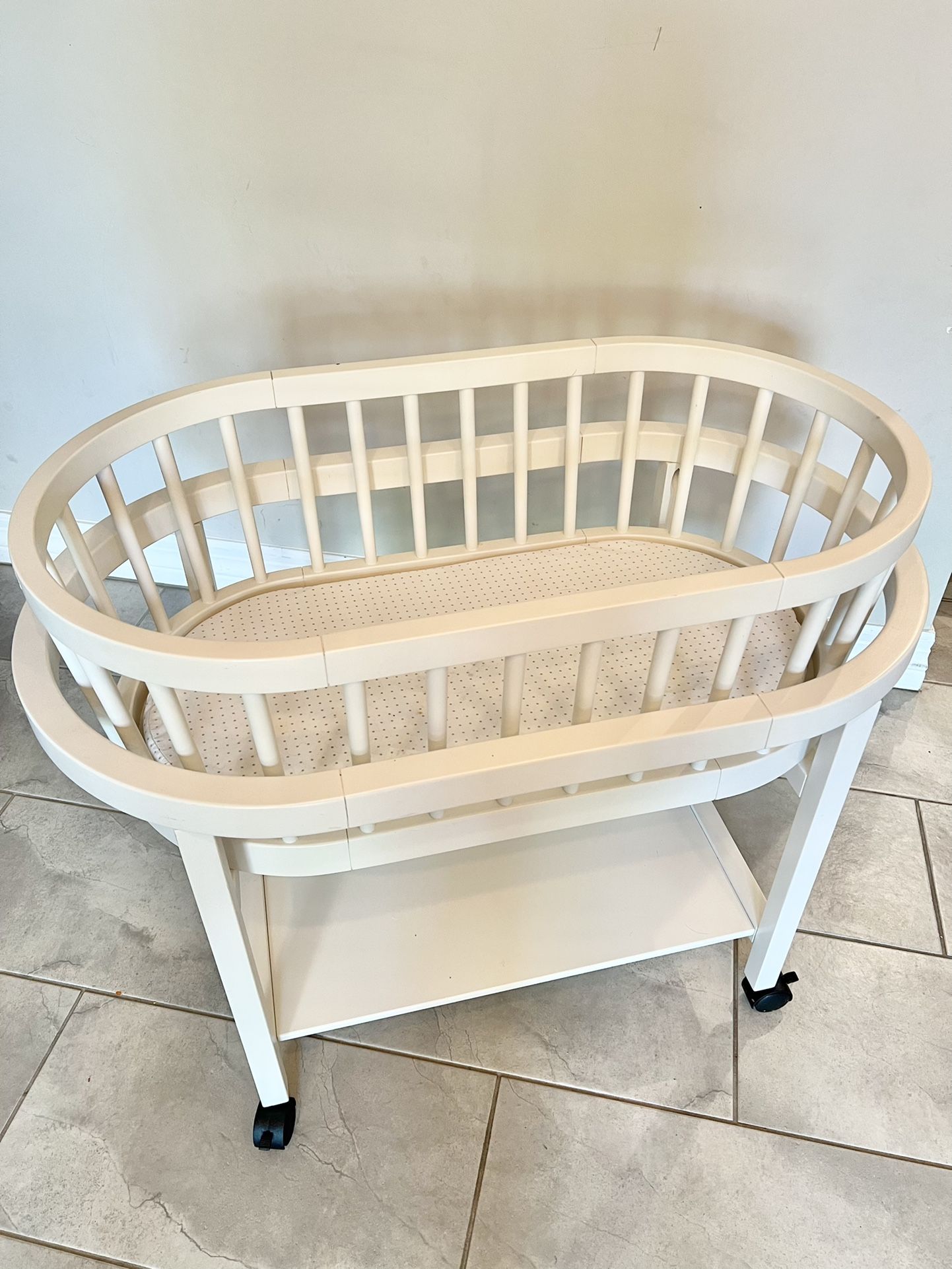 Bristol bassinet top