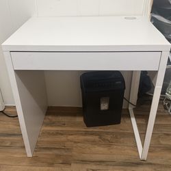 White Desk 