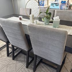 Dining Room Table For 6 Great Condition 