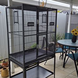Jaula Negra De Hierro Fuerte Para Aves En Exelentes Condiciones Nueva
