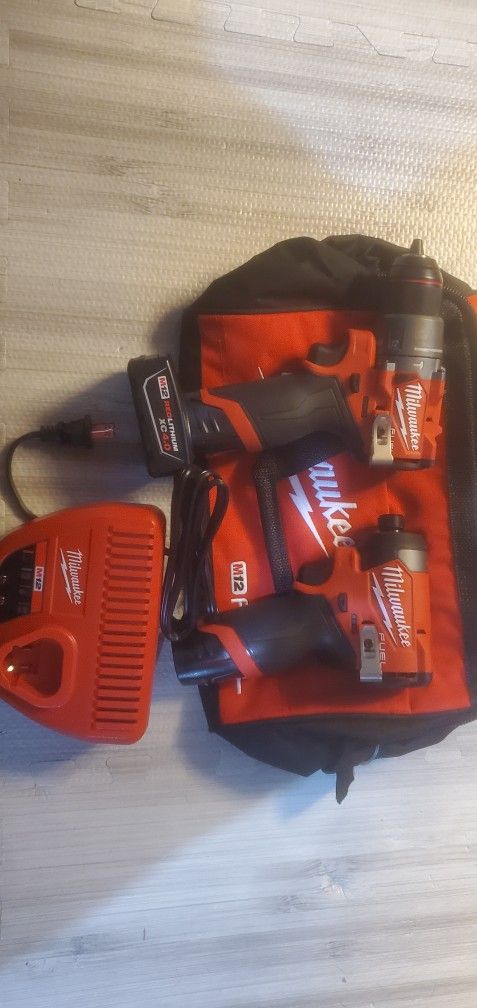 Milwaukee 2 Drill Set