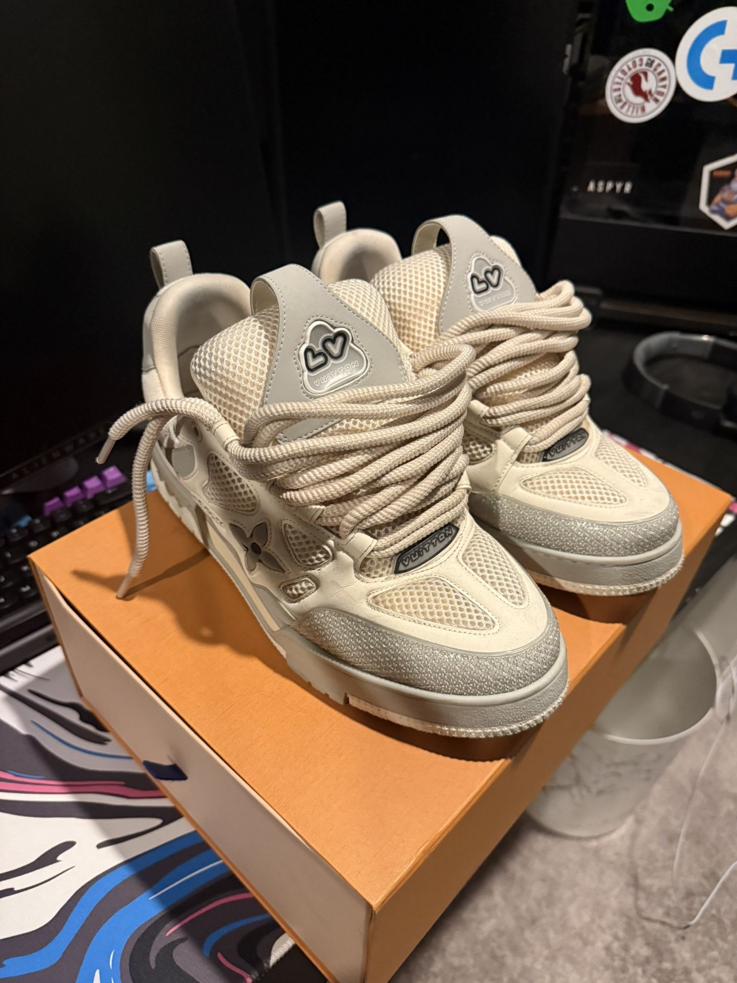Lv Skate White