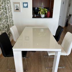 Like New Glass Top White Dining Table & Dining Chairs