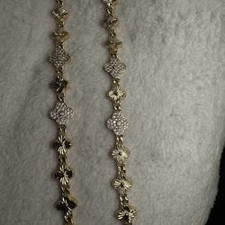 Clover bracelet only 2 left oro laminado