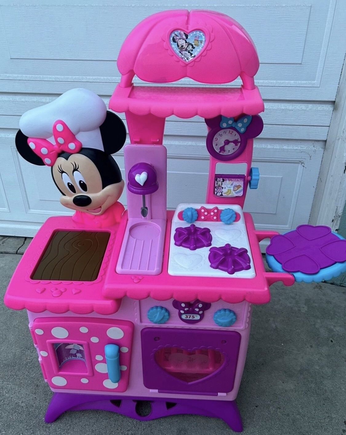 Minnie Mouse Kitchen