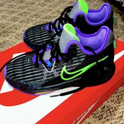 Nike Lebron Witness kids basketball shoes 1.5Y