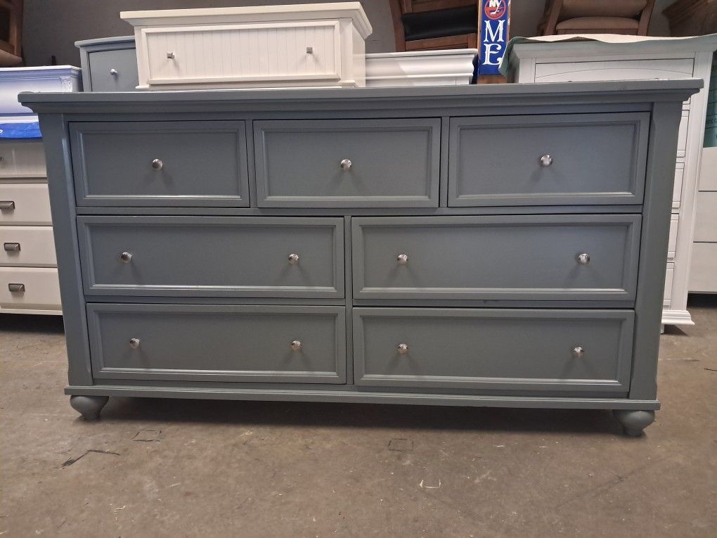 Modern Large Gray 7 Drawer Dresser