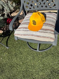 Padres yellow fitted baseball cap size 7 5/8