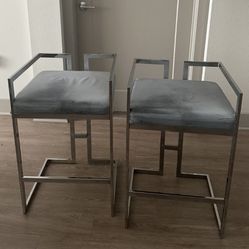 2 Kitchen Counter  Stools 