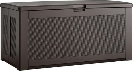 RUBBERMAID Extra Large Resin Outdoor Storage Deck Box, 134 Gallon, Brown, Unused, Distressed packaging