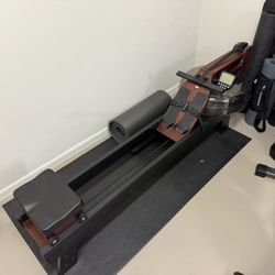  WaterRower Club Rowing Machine