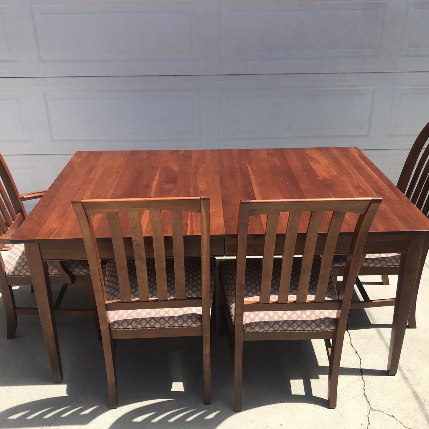 Nice Dining Table With 4 Chairs