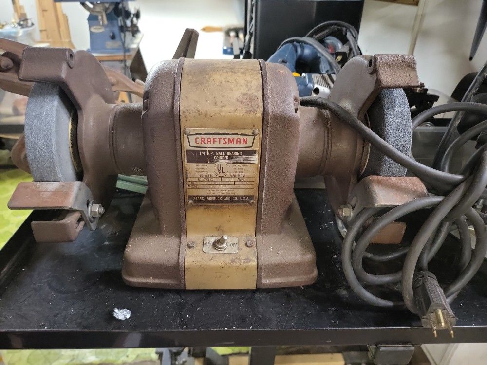 CRAFTSMAN BENCH GRINDER AND WHEELS