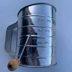 Vintage Flour Sifter Metal flour sifter with wooden handle, measures up to three cups. Coral Springs 33071