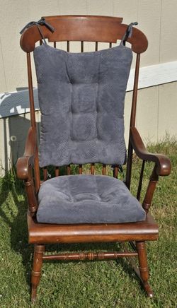 Mahogany Rocking Chair W/cushion