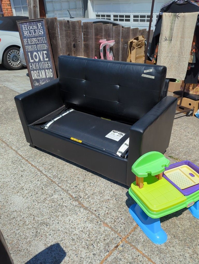 Guest Couch - Black
