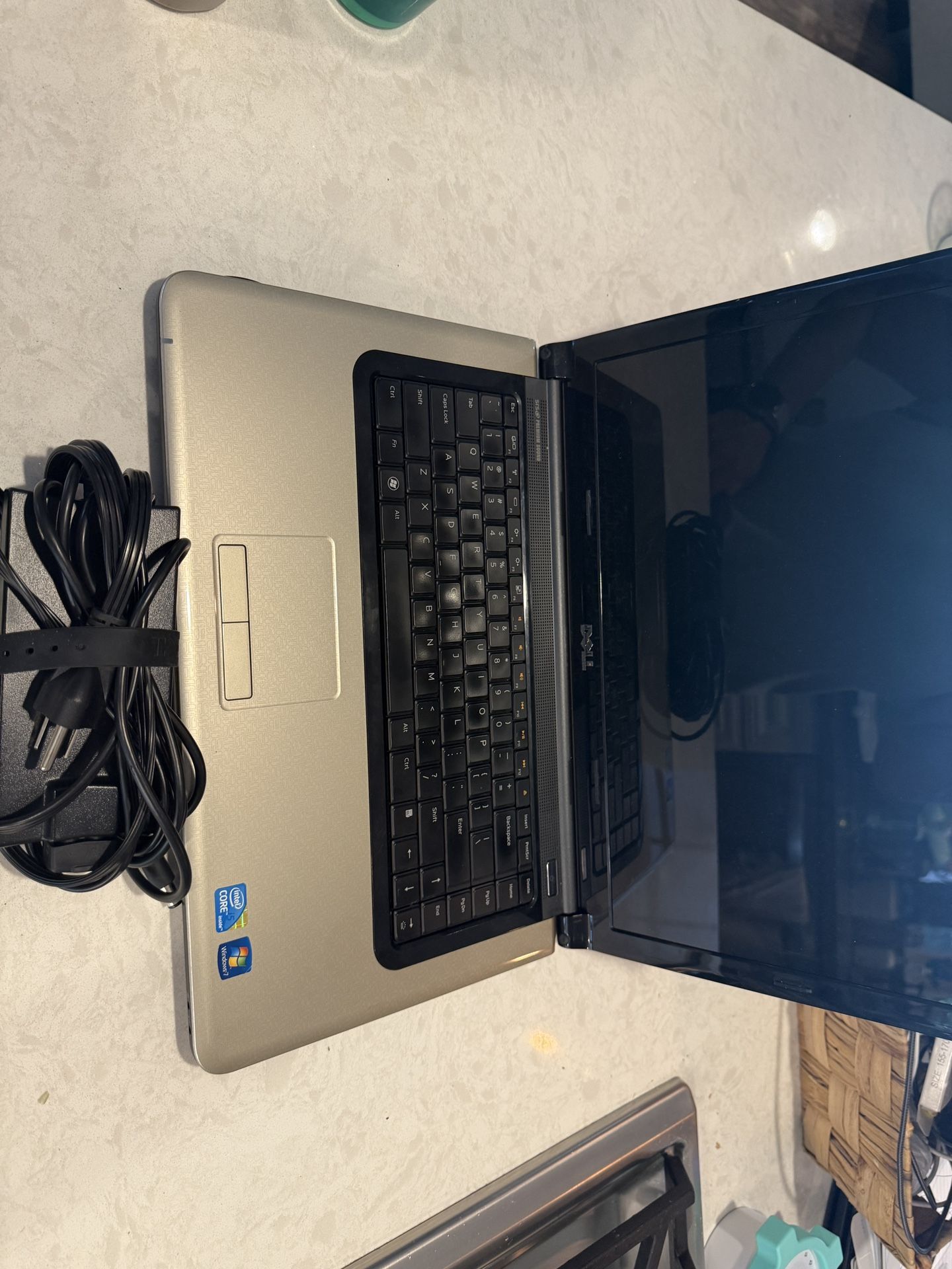 For parts! Dell Inspiron 1564 Laptop – 15.6” – Intel Core i5 M430 2.27GHz – 4GB RAM – With Charger