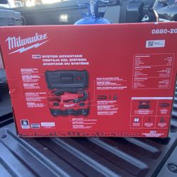 M18 2 gallon Wet/dey Vacuum