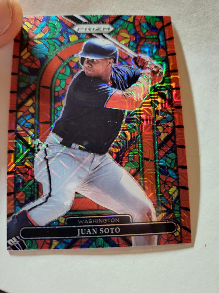 2022 PANINI PRIZM Juan Soto Stained Glass VARIANT Card.
