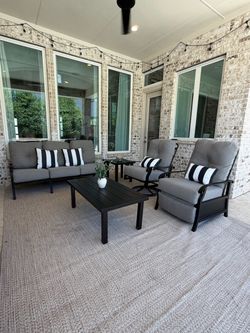 Woodard Premium Outdoor Patio Seating Set – Loveseat + 2 Swivel Rockers + Coffee Table + Rug