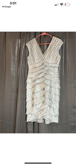 Adrianna Papell Womans Formal Dress Sizs 14 Silver Tiered Empire Waist Silver