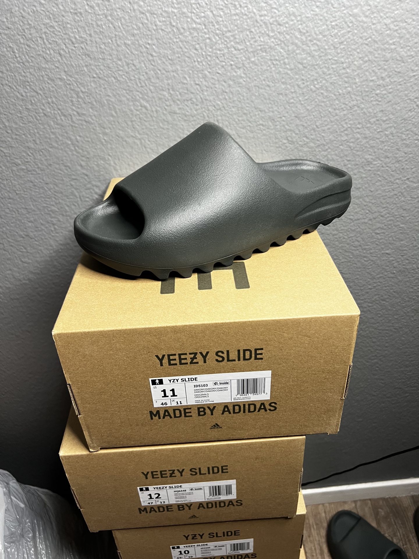 Adidas Yeezy Slide βDark Onyxβ