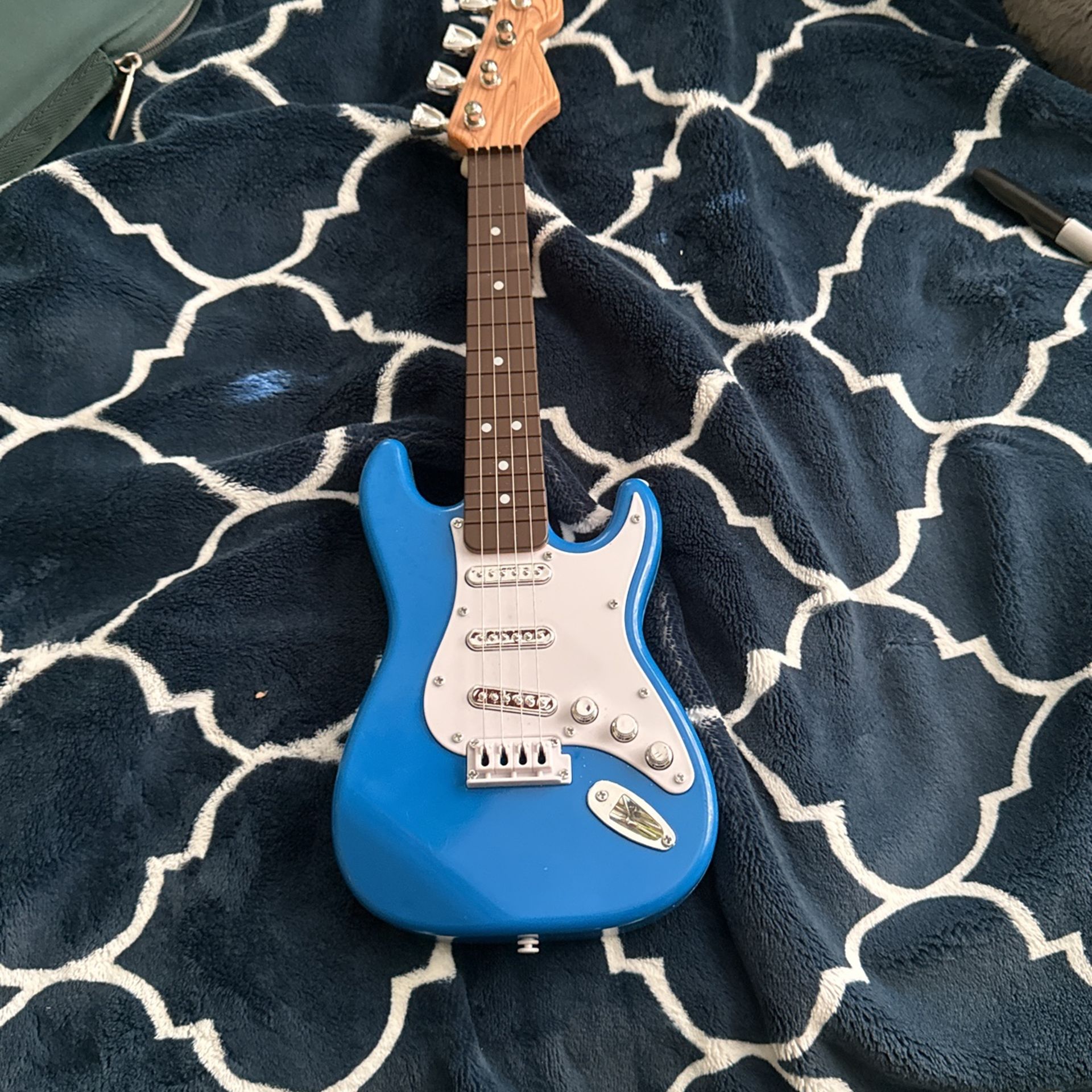 Electric guitar toy