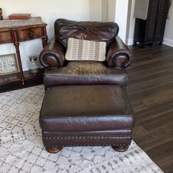 Bernhard Leather Oversized Chair And Ottoman