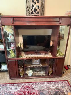 Entertainment center