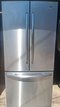 Maytag 22 cubic foot refrigerator with ice maker