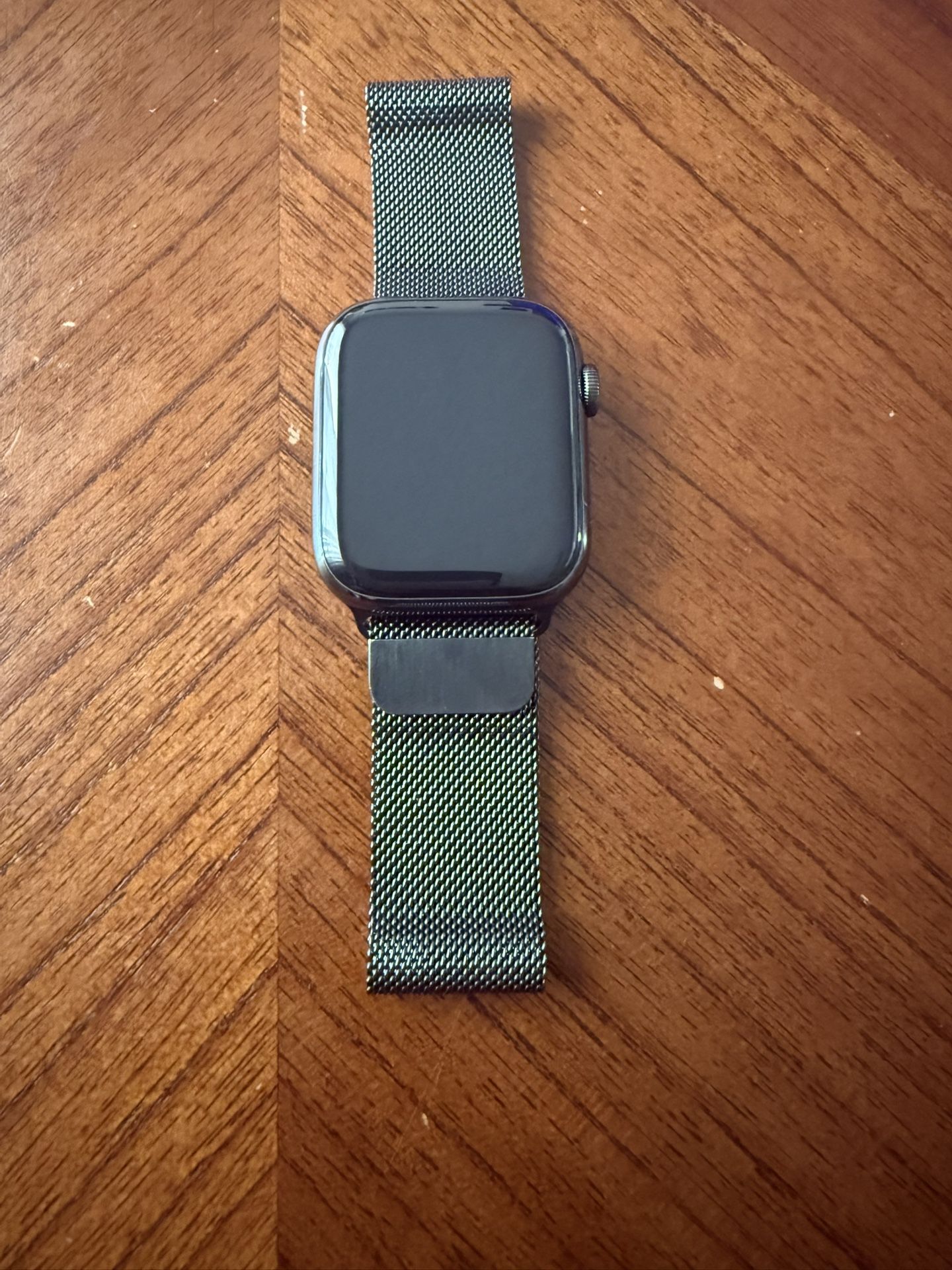 Apple Watch (Series 8) 45mm Graphite Stainless Steel Milanese Loop GPS + Cellular