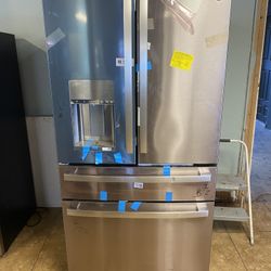 Refrigerator Muy Bueno Nuevo 4 Puertas GE 