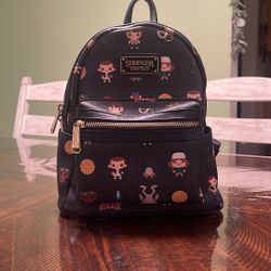 Stranger Things Lounge Fly Bag