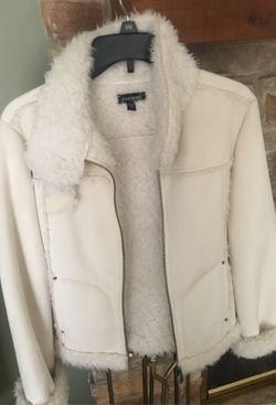 bebe size M jacket). Chamarra talla M de la tienda bebe