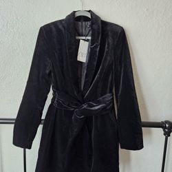 Zara black velvet dress - M