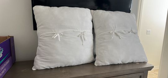 Decorating Pillows