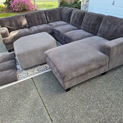 Grey Sectional Delivery Available 🚚
