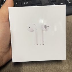 Apple AirPods (2nd Gen) with Wireless Charging Case – Brand New 