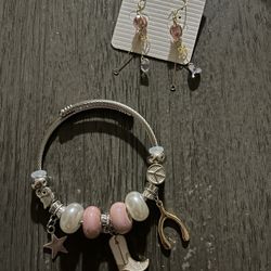 Cow Girl Boot Charm Bracelet $20