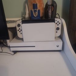 Like New Oled Switch And Carrying Case