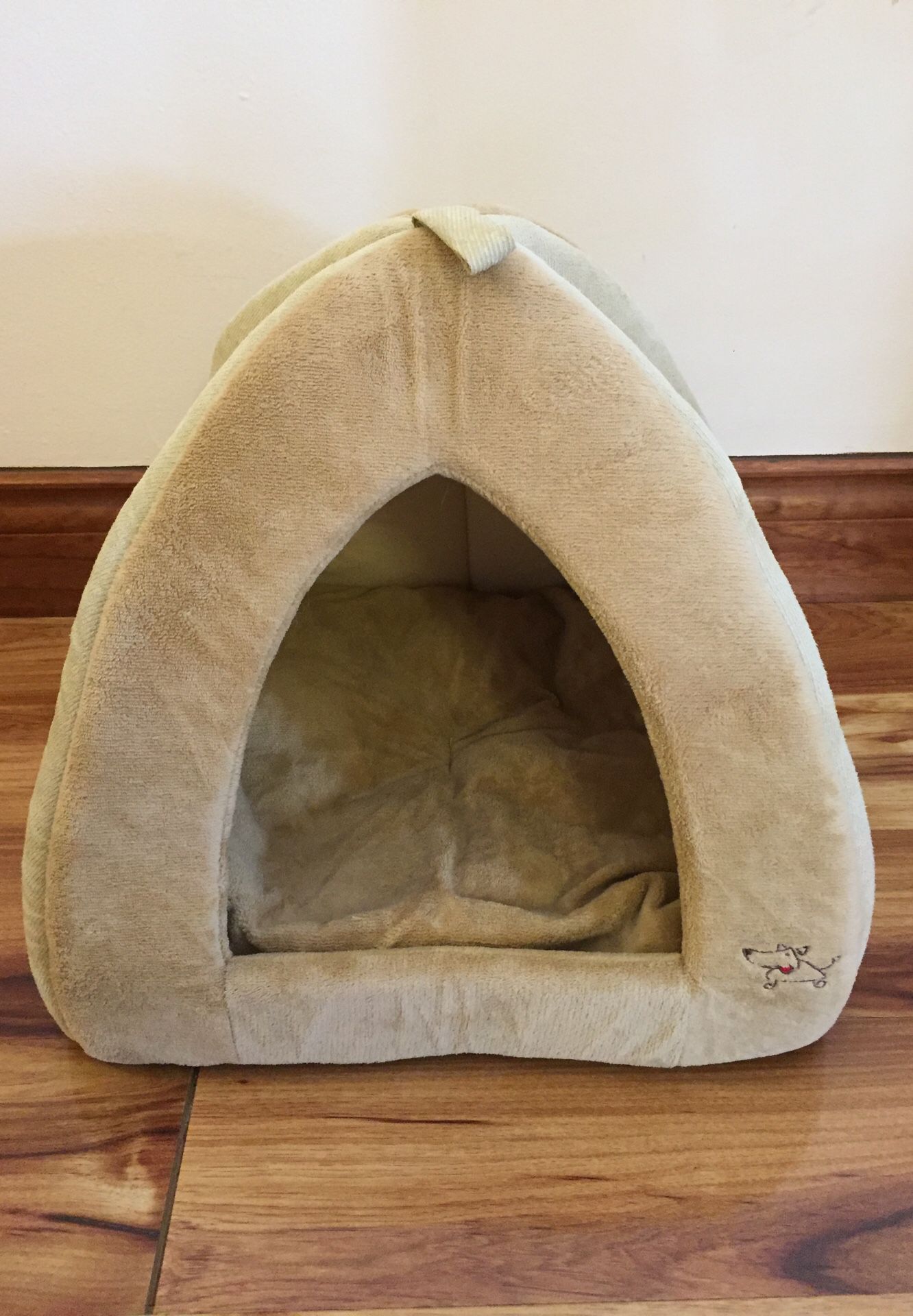 Dog house/bed for small dogs