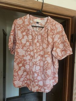 Universal Thread Women's button up short sleeve shirt