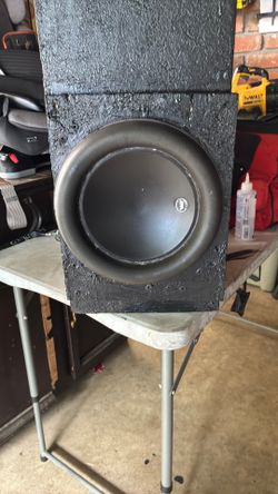 JL Audio 10 w7.