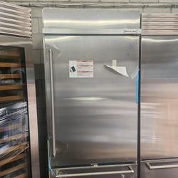 KitchenAid 20.9 Cu Ft Built-In Bottom Freezer Refrigerator In Stainless Steel Platinum Interior New