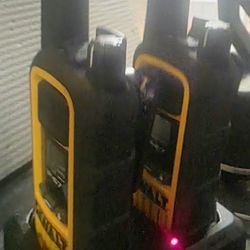 DeWalt Heavy Duty Walkie Talkies 