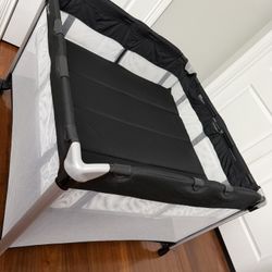 Joovy room2 Pack And Play 